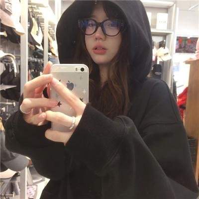 伴娘先拜堂